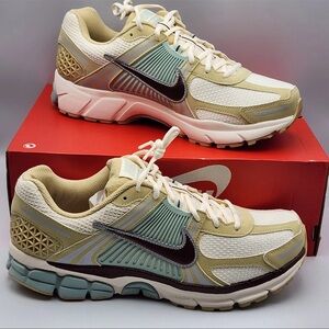 Nike Zoom Vomero 5 SE in Team Gold and Brown